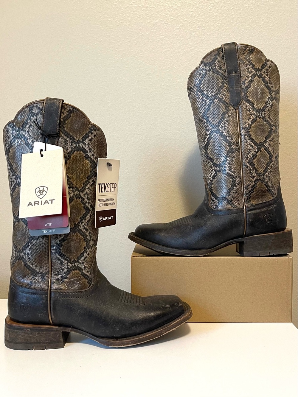 NWT Ariat Western Farrah Boots - Beduino Black & Natural Snake - 7.5B